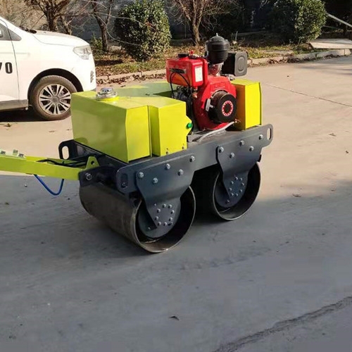 手扶式压路机和座驾式压路机哪个更有优势？